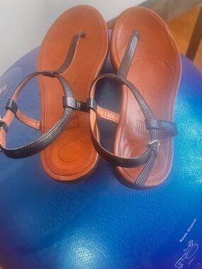 Fitflop Brown and Black Leather T-Strap Sandals